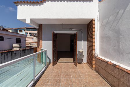 Casa à venda com 163m², 2 quartos e 2 vagas Casa à venda com 163m², 2 quartos e 2 vagasVaranda Suíte 1