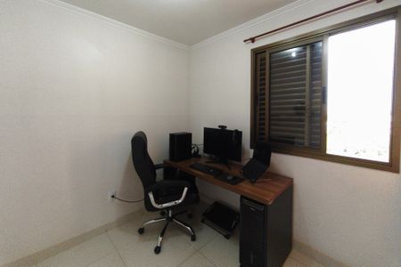Apartamento à venda com 64m², 2 quartos e 2 vagasQuarto 2