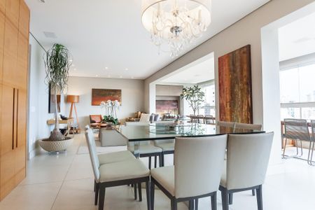 Apartamento à venda com 197m², 4 quartos e 3 vagasSala de Jantar
