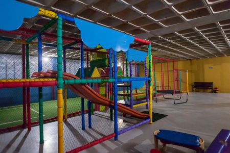 Apartamento à venda com 197m², 4 quartos e 3 vagasÁrea comum - Playground 2