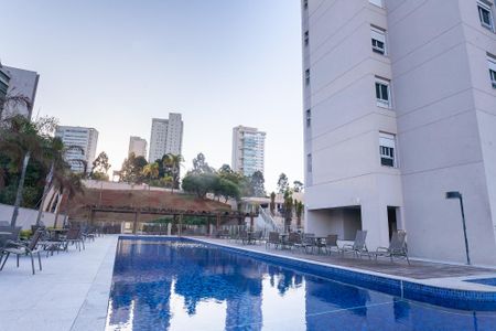 Apartamento à venda com 197m², 4 quartos e 3 vagasÁrea comum - Piscina