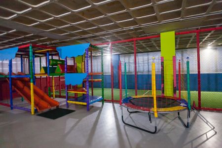 Apartamento à venda com 197m², 4 quartos e 3 vagasÁrea comum - Playground 2