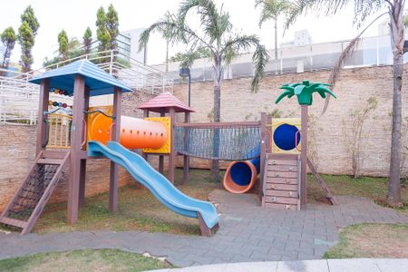 Apartamento à venda com 197m², 4 quartos e 3 vagasÁrea comum - Playground