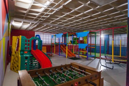 Apartamento à venda com 197m², 4 quartos e 3 vagasÁrea comum - Playground 2