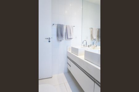 Apartamento à venda com 197m², 4 quartos e 3 vagasbanheiro suite 3