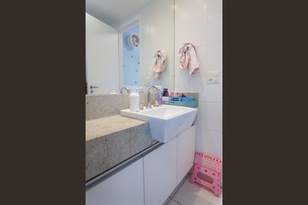 Apartamento à venda com 197m², 4 quartos e 3 vagasBanheiro suite 2