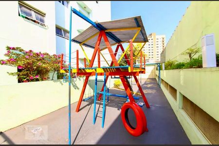 Apartamento para alugar com 76m², 2 quartos e 2 vagas Apartamento para alugar com 76m², 2 quartos e 2 vagasÁrea comum - Playground