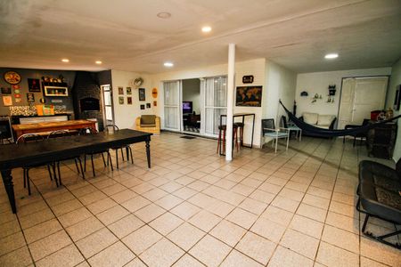 Garagem de casa para alugar com 3 quartos, 180m² em Guilhermina, Praia Grande