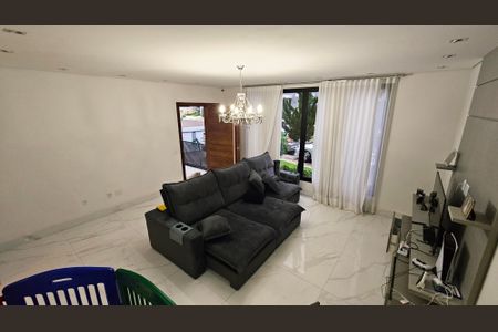 Casa de condomínio para alugar com 259m², 4 quartos e 3 vagas