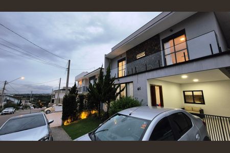 Casa de condomínio para alugar com 259m², 4 quartos e 3 vagas