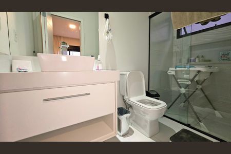 Casa de condomínio para alugar com 259m², 4 quartos e 3 vagas