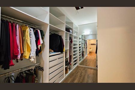 Casa de condomínio para alugar com 259m², 4 quartos e 3 vagas