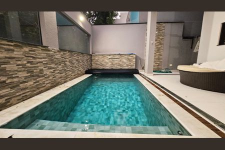 Casa de condomínio para alugar com 259m², 4 quartos e 3 vagas