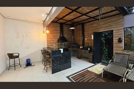 Casa de condomínio para alugar com 259m², 4 quartos e 3 vagas