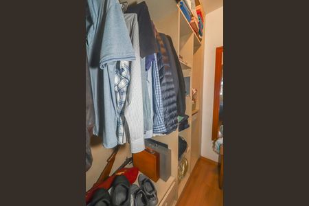 Closet da suíte de apartamento à venda com 3 quartos, 138m² em Petrópolis, Porto Alegre