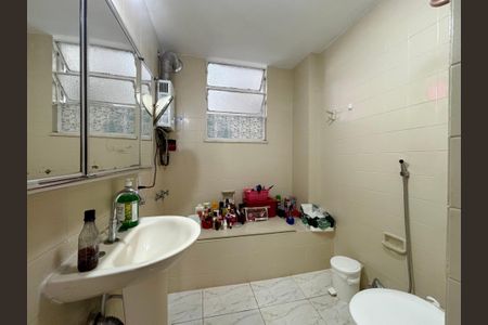 Apartamento à venda com 106m², 3 quartos e 1 vaga Apartamento à venda com 106m², 3 quartos e 1 vagaBanheiro social 1