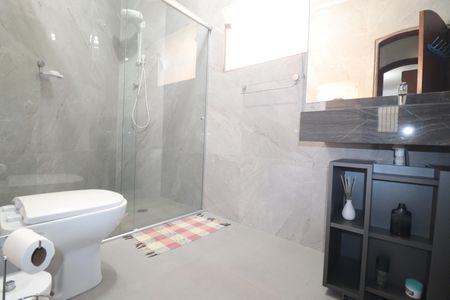 Casa à venda com 380m², 3 quartos e 7 vagasBanheiro 2