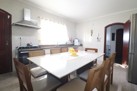 Casa à venda com 380m², 3 quartos e 7 vagasCozinha