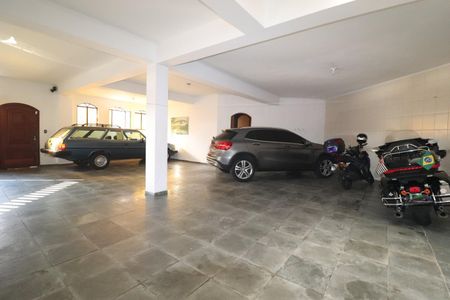 Casa à venda com 380m², 3 quartos e 7 vagasGaragem