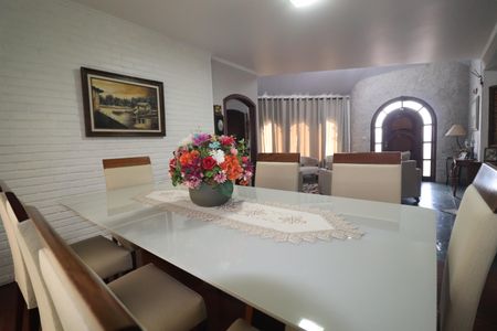 Casa à venda com 380m², 3 quartos e 7 vagasSala de jantar