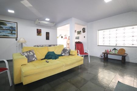 Casa à venda com 380m², 3 quartos e 7 vagasMezanino - Sala de tv