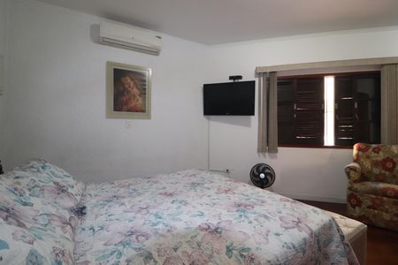 Casa à venda com 380m², 3 quartos e 7 vagasQuarto 1 suíte 