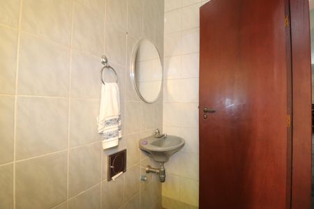 Casa à venda com 380m², 3 quartos e 7 vagasBanheiro serviço