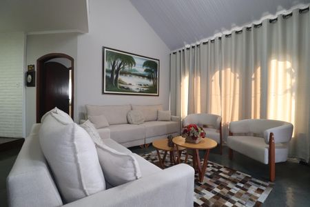 Casa à venda com 380m², 3 quartos e 7 vagasSala