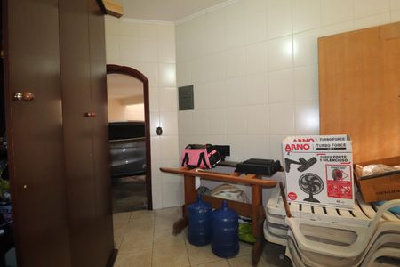 Casa à venda com 380m², 3 quartos e 7 vagasDepósito garagem 