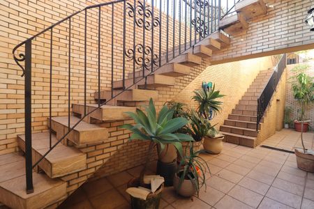 Casa à venda com 380m², 3 quartos e 7 vagasQuintal 2