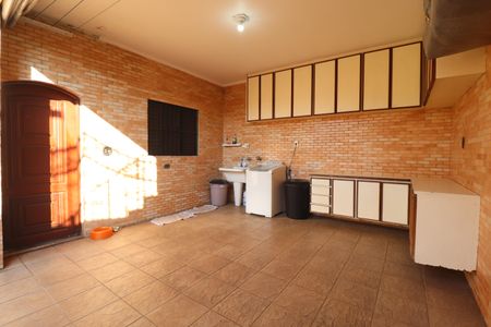 Casa à venda com 380m², 3 quartos e 7 vagasLavanderia