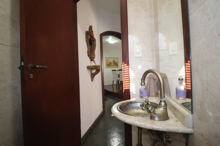 Casa à venda com 380m², 3 quartos e 7 vagasLavabo