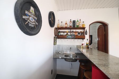 Casa à venda com 380m², 3 quartos e 7 vagasMezanino - Bar