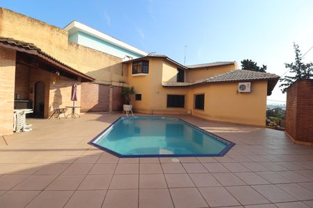 Casa à venda com 380m², 3 quartos e 7 vagasPiscina
