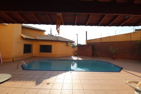 Casa à venda com 380m², 3 quartos e 7 vagasPiscina