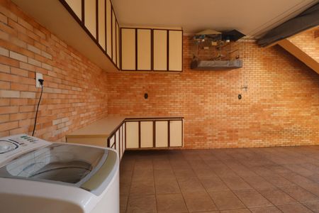 Casa à venda com 380m², 3 quartos e 7 vagasLavanderia