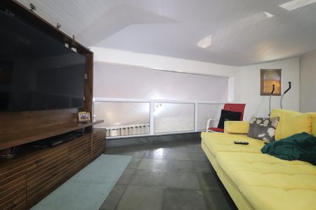 Casa à venda com 380m², 3 quartos e 7 vagasMezanino - Sala de tv
