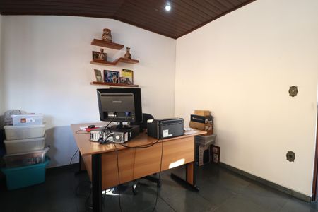 Casa à venda com 380m², 3 quartos e 7 vagasMezanino - Escritório 