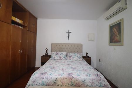 Casa à venda com 380m², 3 quartos e 7 vagasQuarto 1 suíte 