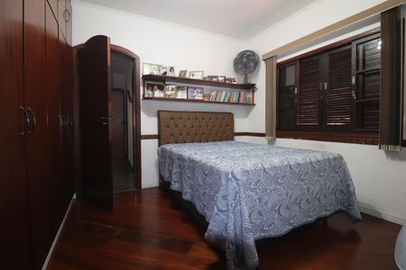 Casa à venda com 380m², 3 quartos e 7 vagasQuarto 2