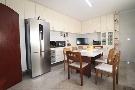 Casa à venda com 380m², 3 quartos e 7 vagasCozinha