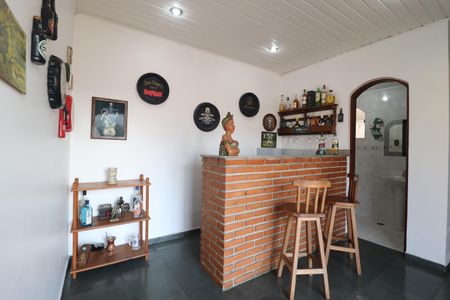 Casa à venda com 380m², 3 quartos e 7 vagasMezanino - Bar