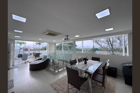 Apartamento à venda com 270m², 3 quartos e 2 vagas Apartamento à venda com 270m², 3 quartos e 2 vagasÁrea Gourmet