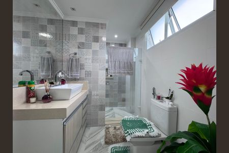 Apartamento à venda com 270m², 3 quartos e 2 vagas Apartamento à venda com 270m², 3 quartos e 2 vagasSuíte - Banheiro