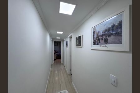 Apartamento à venda com 270m², 3 quartos e 2 vagas Apartamento à venda com 270m², 3 quartos e 2 vagasCorredor