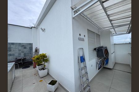 Apartamento à venda com 270m², 3 quartos e 2 vagas Apartamento à venda com 270m², 3 quartos e 2 vagasTerraço