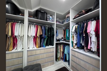 Apartamento à venda com 270m², 3 quartos e 2 vagas Apartamento à venda com 270m², 3 quartos e 2 vagasSuíte - Closet