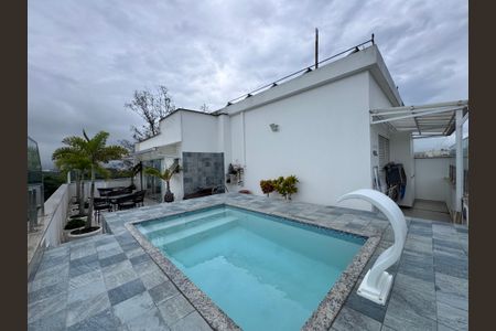 Apartamento à venda com 270m², 3 quartos e 2 vagas Apartamento à venda com 270m², 3 quartos e 2 vagasTerraço