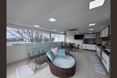 Apartamento à venda com 270m², 3 quartos e 2 vagas Apartamento à venda com 270m², 3 quartos e 2 vagasÁrea Gourmet