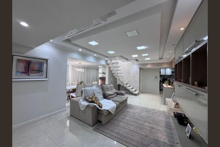 Apartamento à venda com 270m², 3 quartos e 2 vagas Apartamento à venda com 270m², 3 quartos e 2 vagasSala